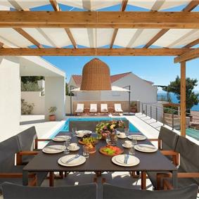 3 bedroom villa with pool and sea views Hvar island sleeps 6